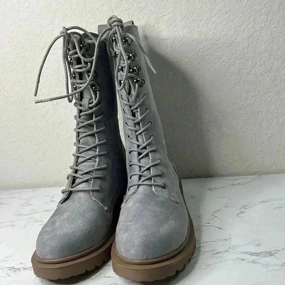 Journee Collection Cadee Tru
Comfort Foam Inside Zip Block Heel Booties
Grey 8.5 - Picture 9 of 14